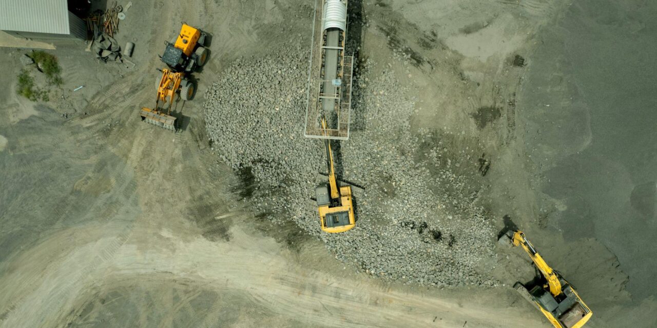 Veja como as máquinas de linha amarela auxiliam na mineração no Brasil